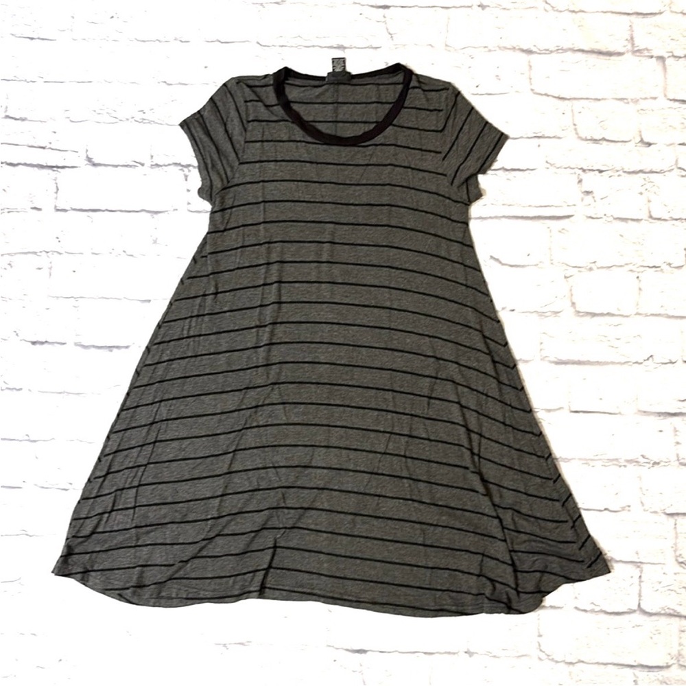 Rue 21 Gray Striped Tee Shirt Dress Soft and Stretchy Short Sleeves Size Small